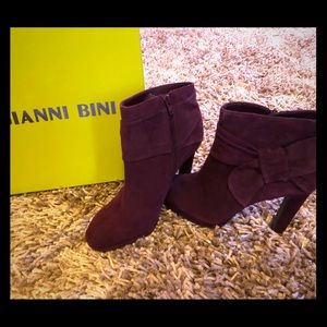 Size 10 Gianni Bini Heels